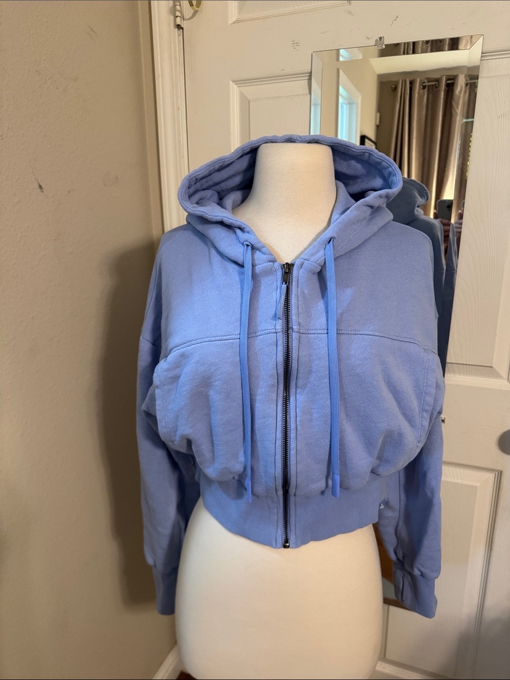 JoyLab Periwinkle Cropped Hoodie